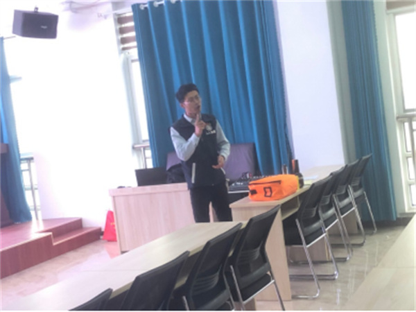 山东平博pinnacle体育缠绕包装机厂家组织消防安全培训