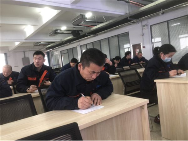 山东平博pinnacle体育缠绕包装机厂家组织消防安全培训